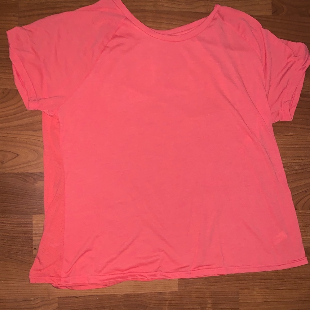 breathable workout shirt